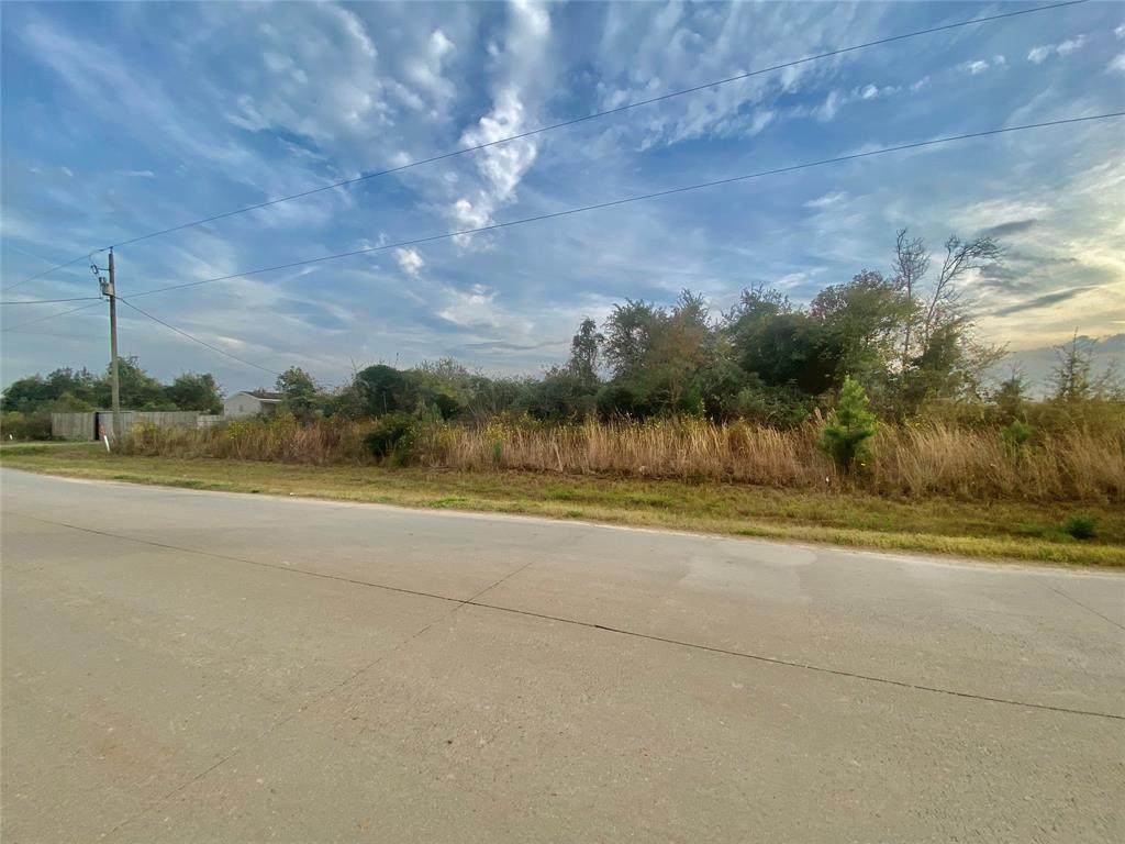 1906 County Road 3542 - Photo 1
