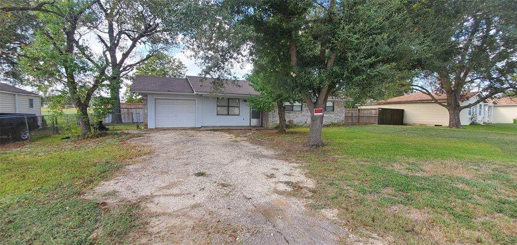 905 5th Street - Photo 1