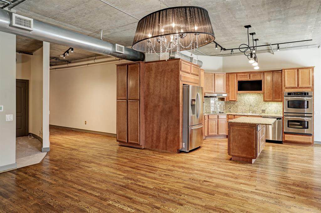 1616 Fountain View Drive - Photo 1