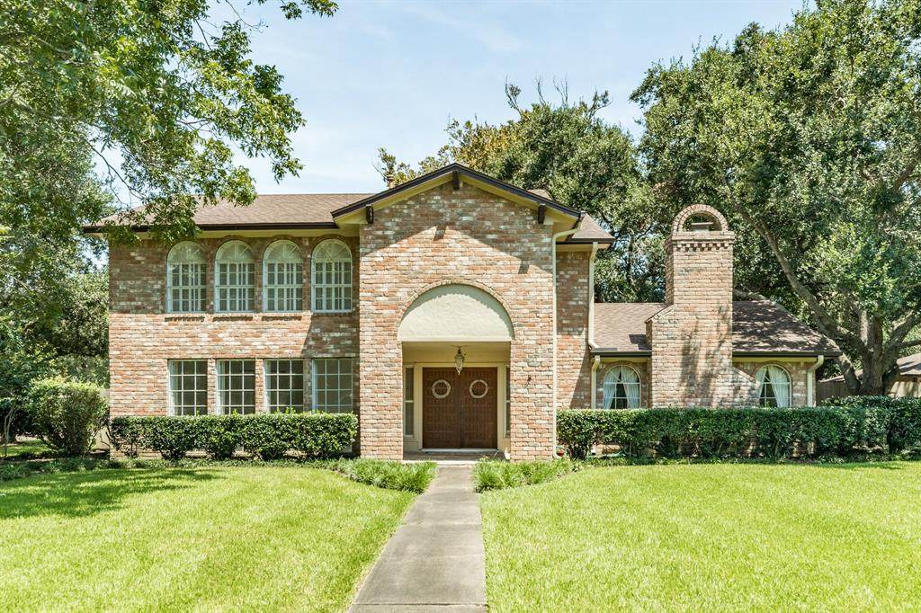 101 Catalpa Street - Photo 1