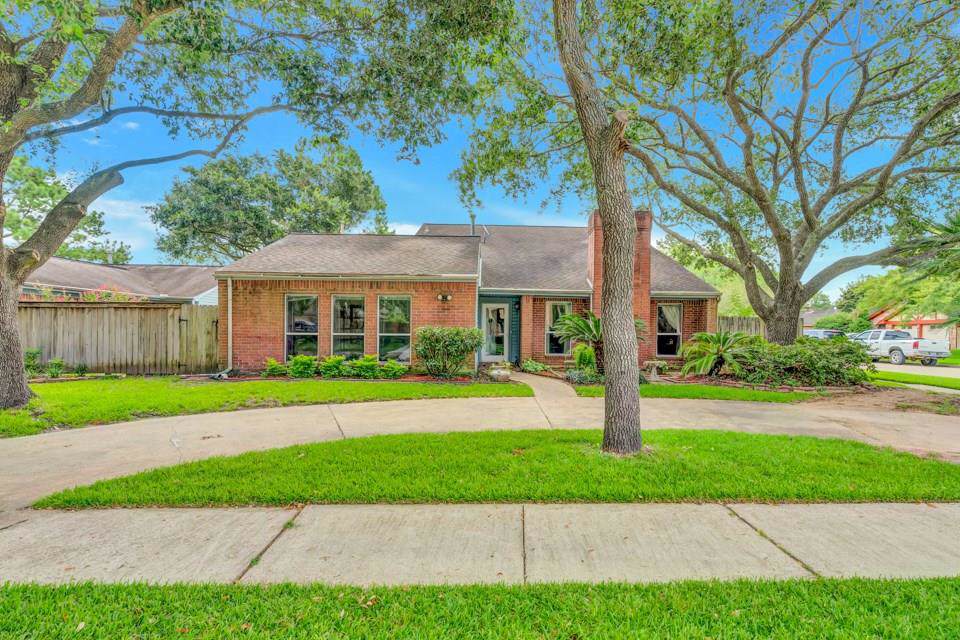 15231 Harness Lane - Photo 1