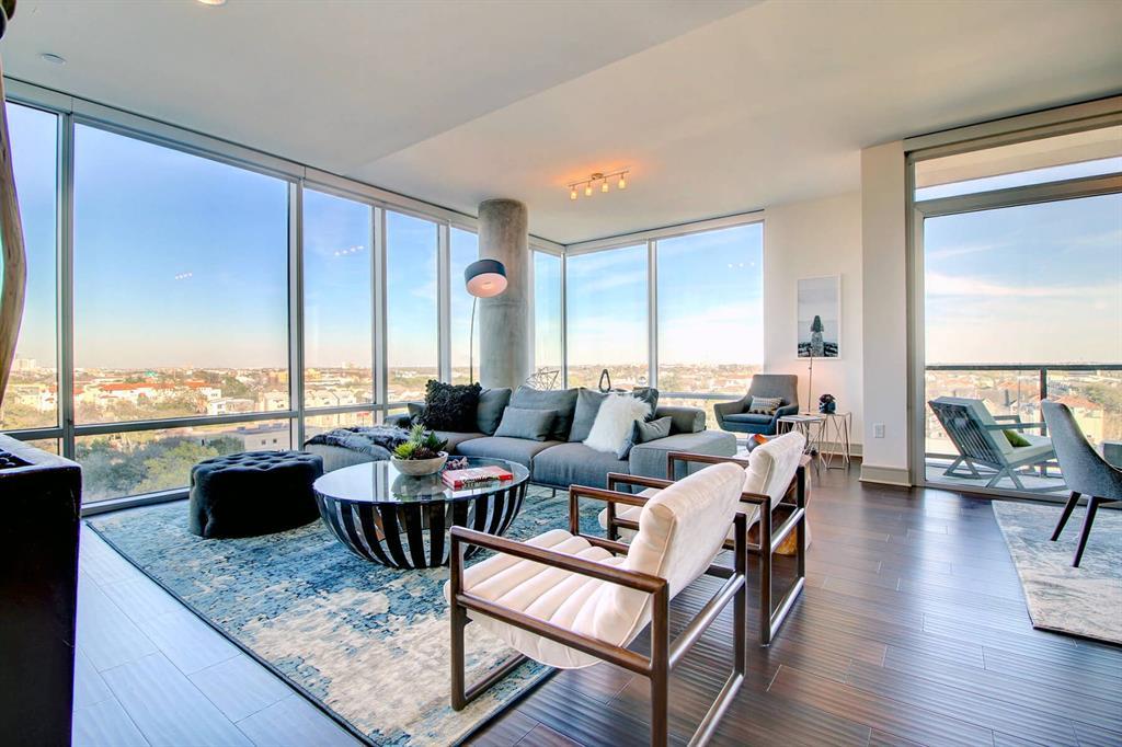 5280 Caroline St - Photo 1
