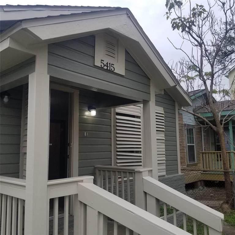 5415 Avenue M - Photo 1