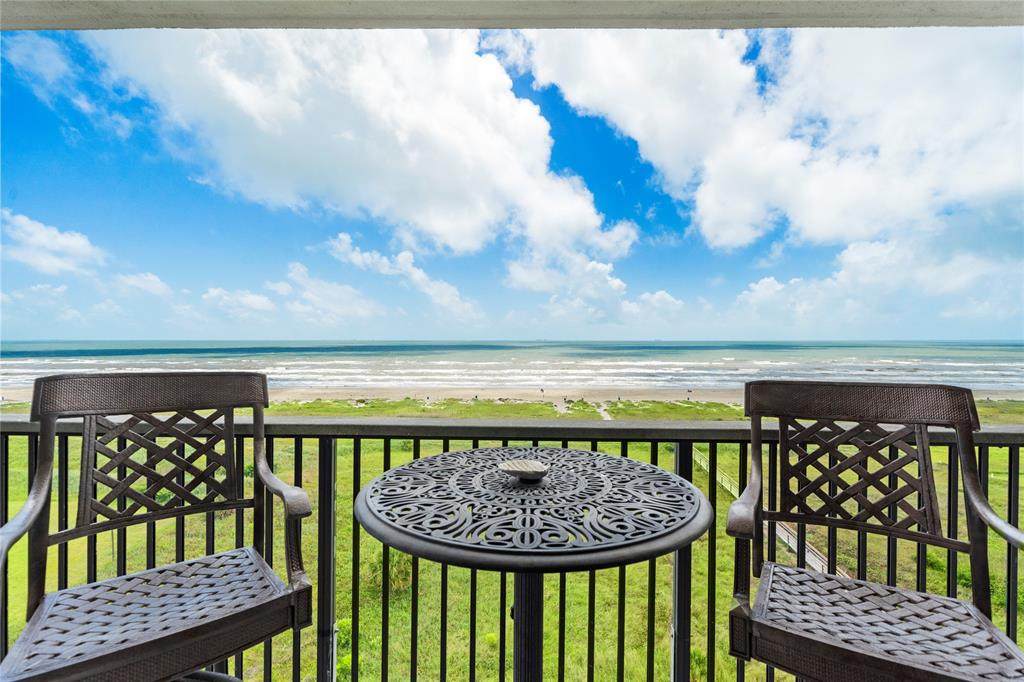 415 Beach Drive - Photo 1