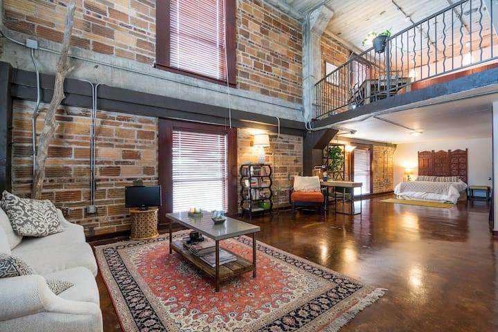 2205 Mckinney Street - Photo 1