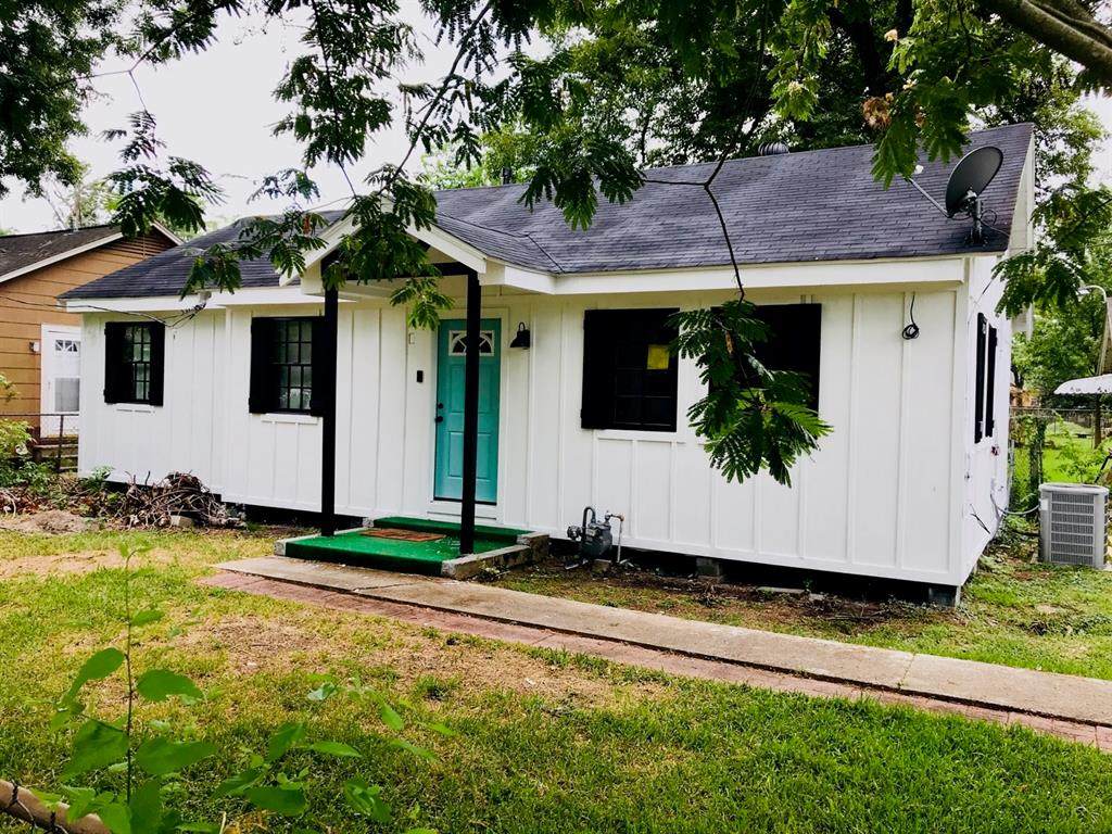 8111 Roswell Street - Photo 1