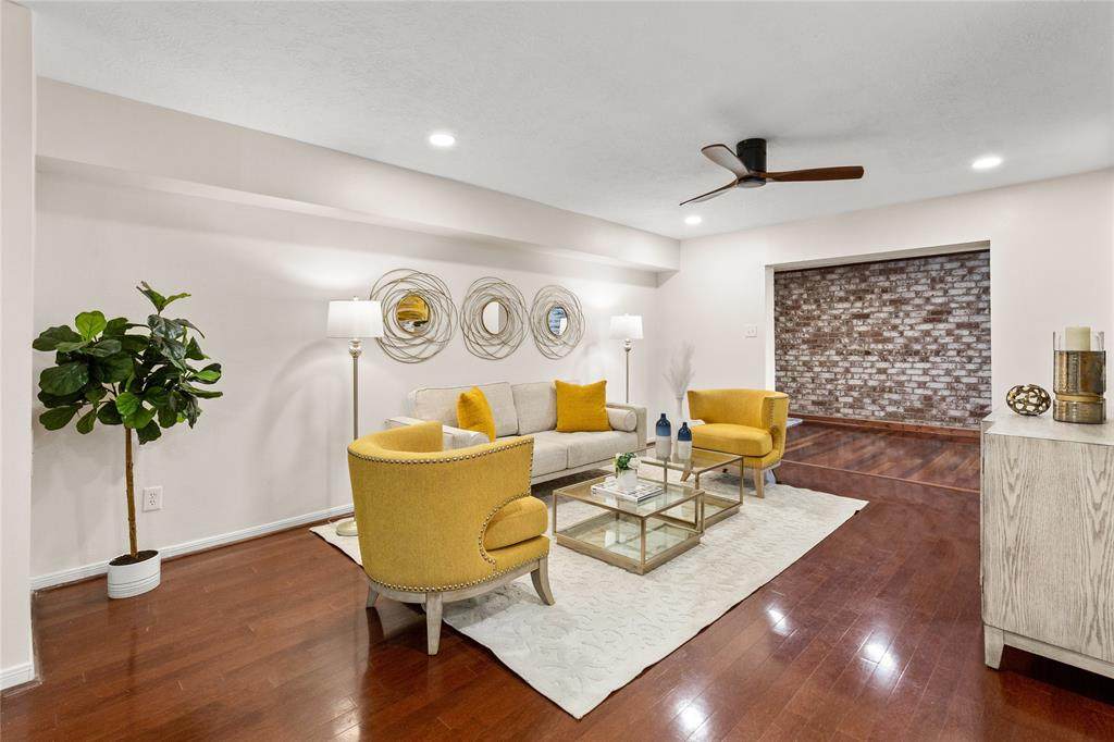 353 Post Oak Lane - Photo 1
