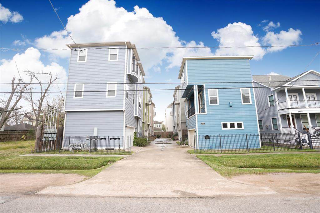 1429 25th Street - Photo 1