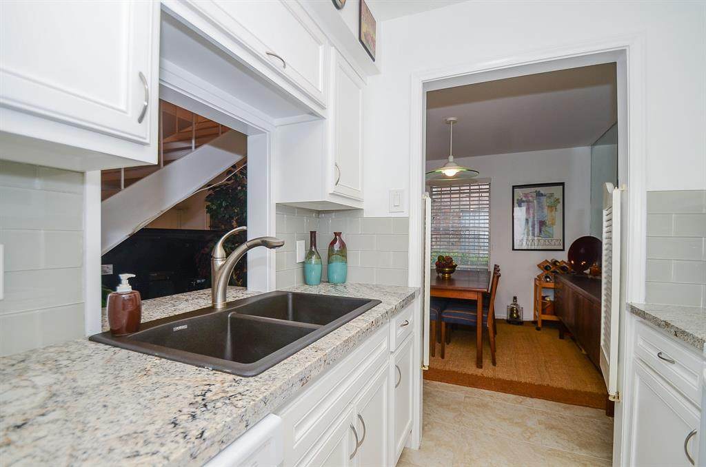 5524 Beverlyhill Street - Photo 1
