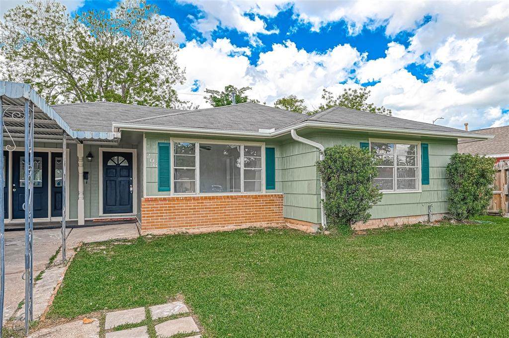 206 Axilda Street - Photo 1