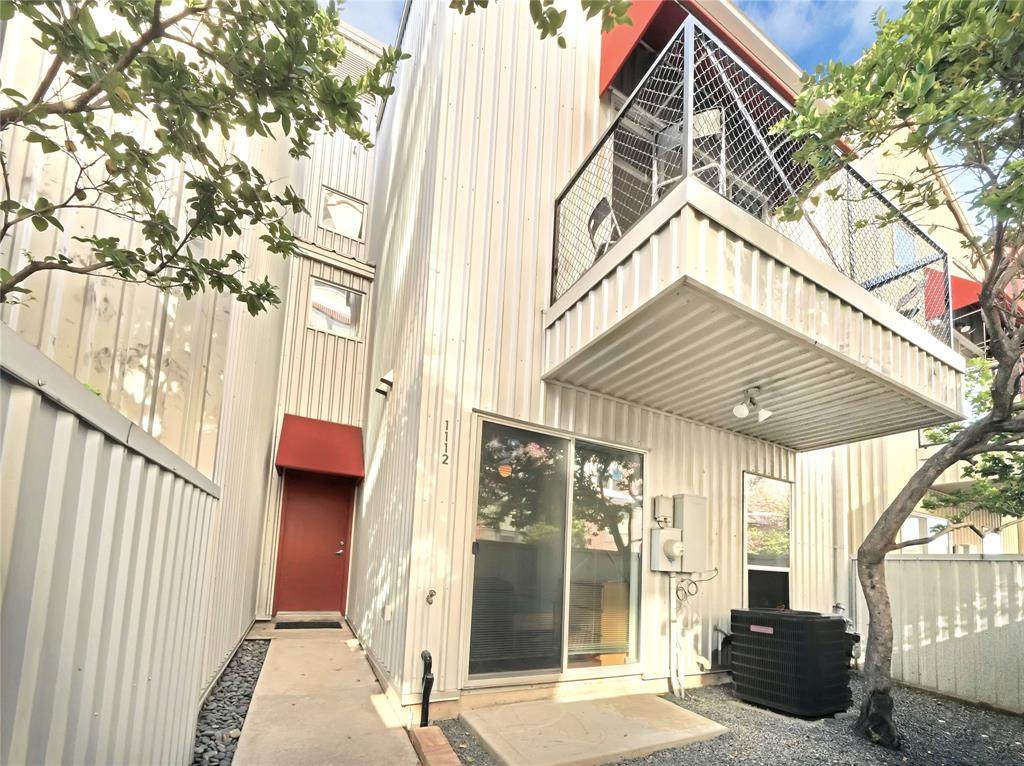 1112 Crosby Street - Photo 1