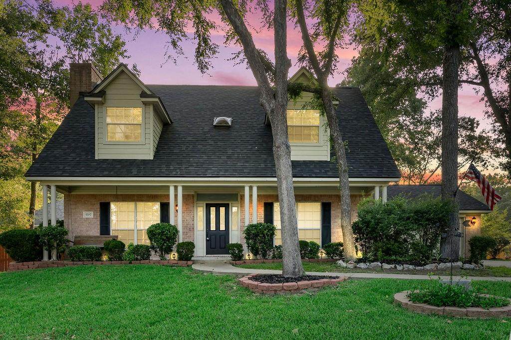 1707 Lake Shores Circle - Photo 1