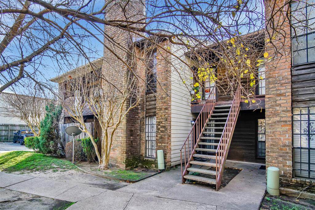 10912 Gulf Freeway - Photo 1