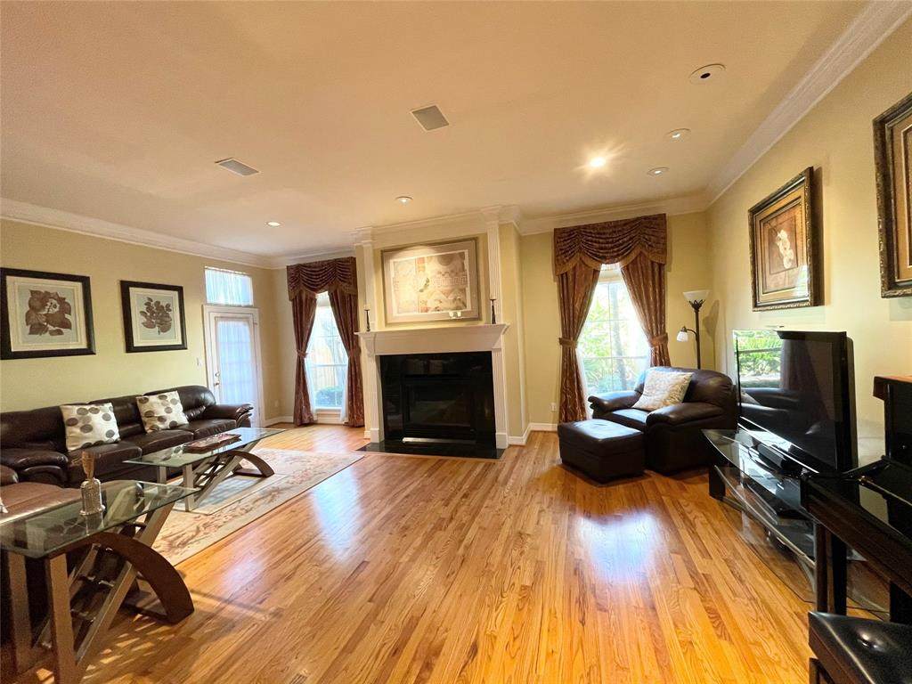 2516 Sheridan St - Photo 1
