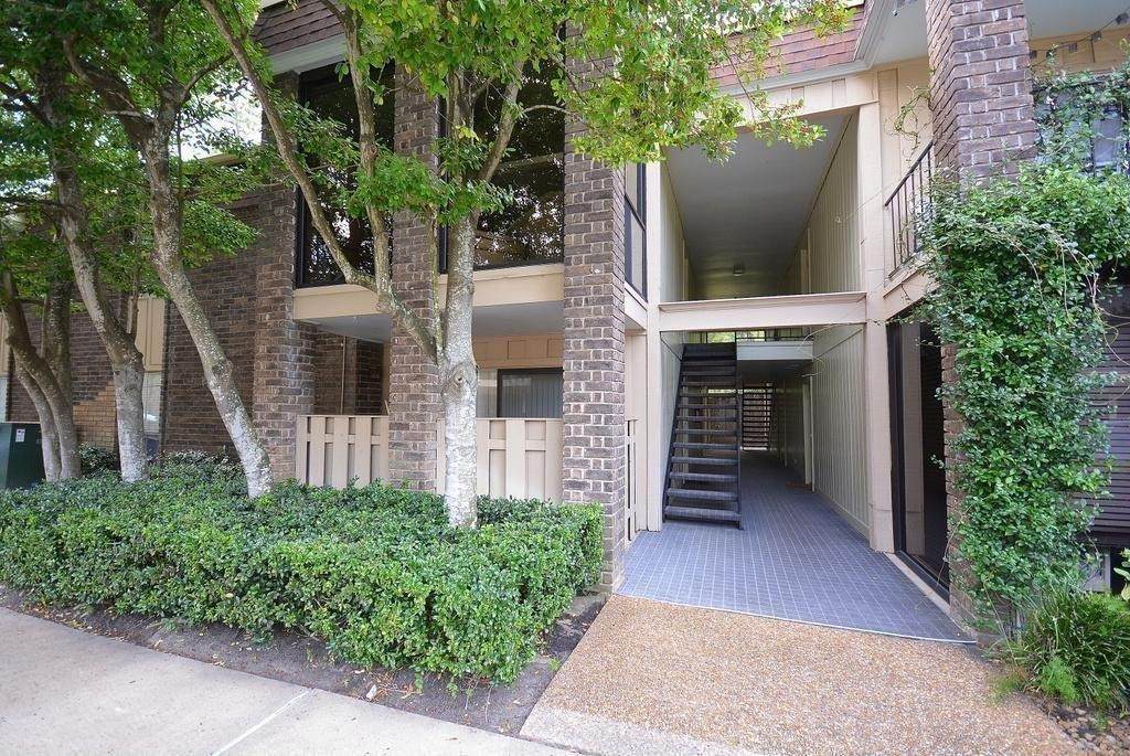 7555 Katy Freeway - Photo 1