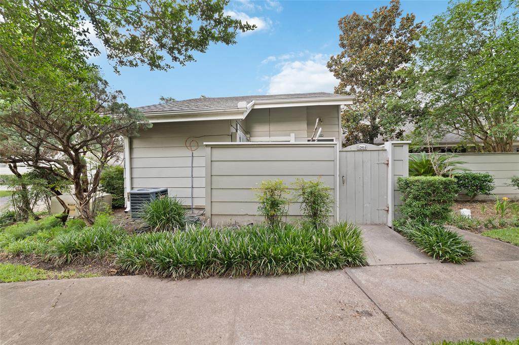 12914 Greenway Chase Court - Photo 1