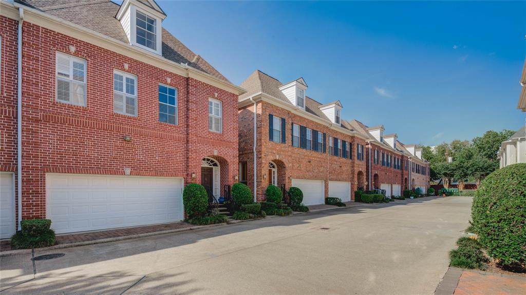 1812 Staffordshire Crescent - Photo 1