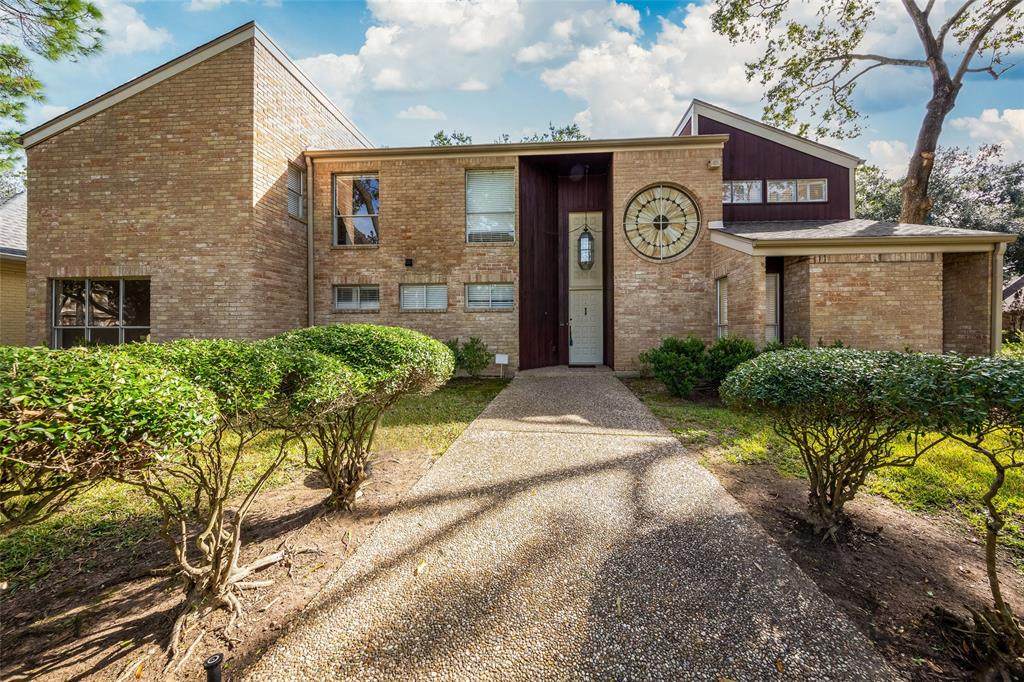 715 St Ives Court - Photo 1