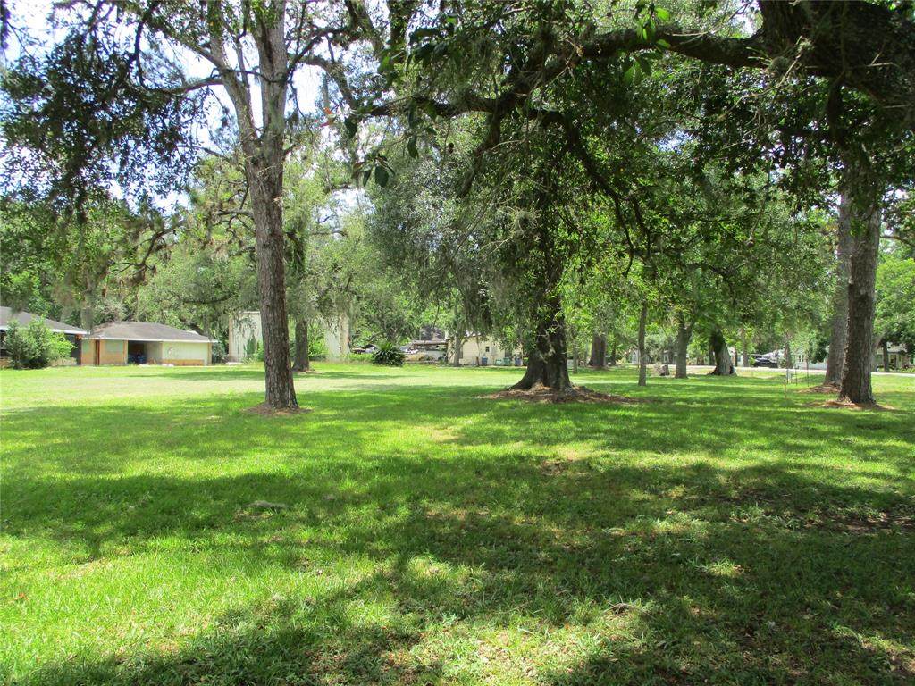 908 2nd Street - Photo 1