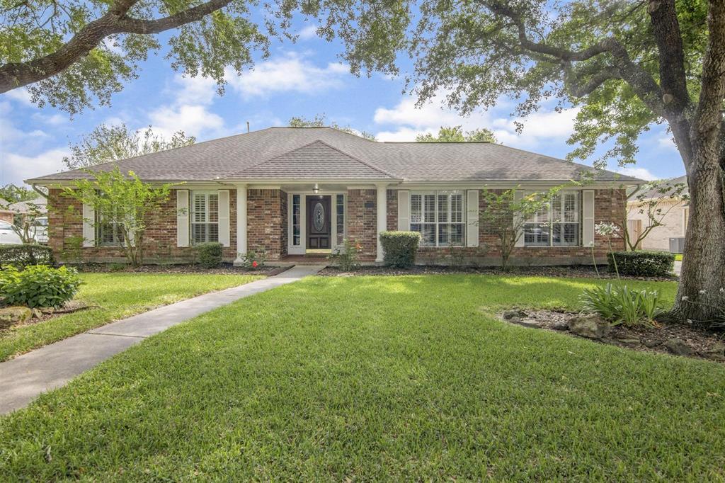 1009 Sable Drive - Photo 1