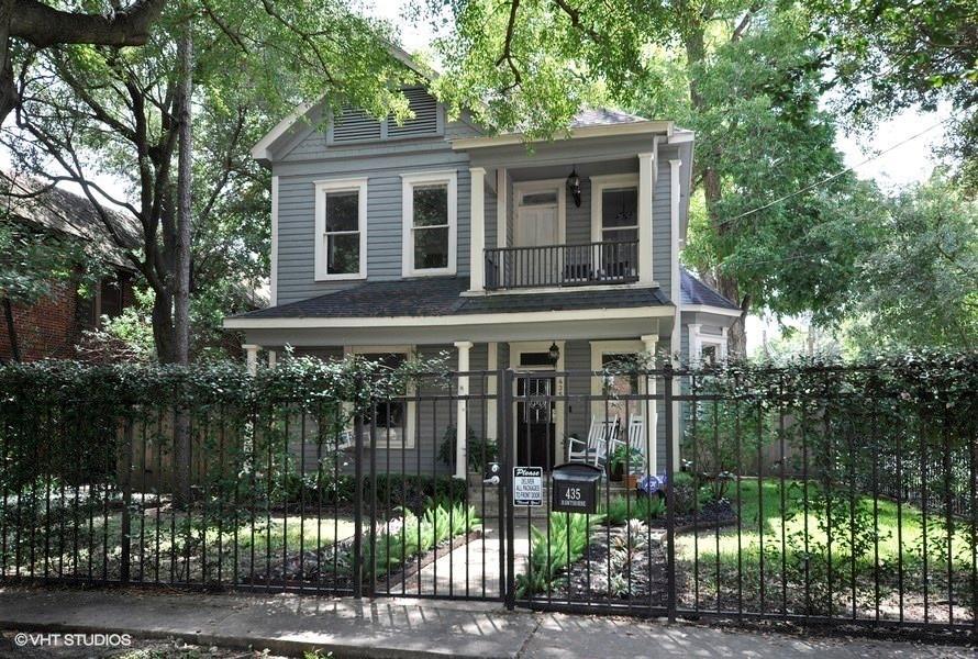 435 Hawthorne Street - Photo 1