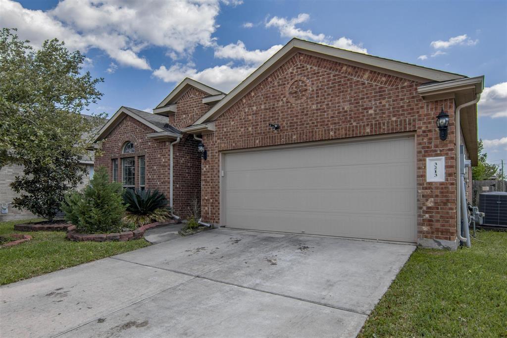 3213 Carriage Cove Court - Photo 1
