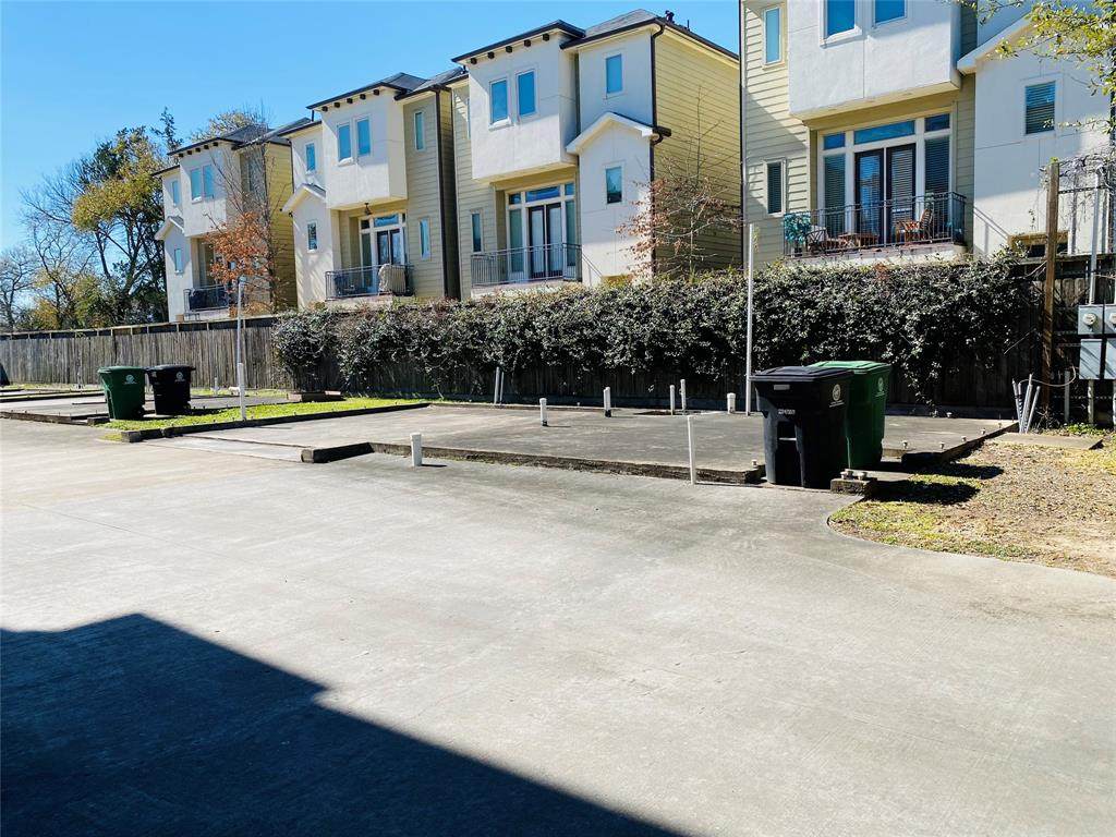 1120 F 24th Street - Photo 1