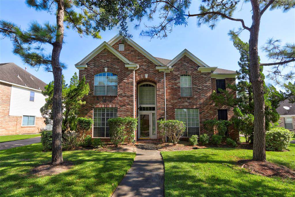 124 Laguna Pointe Drive - Photo 1