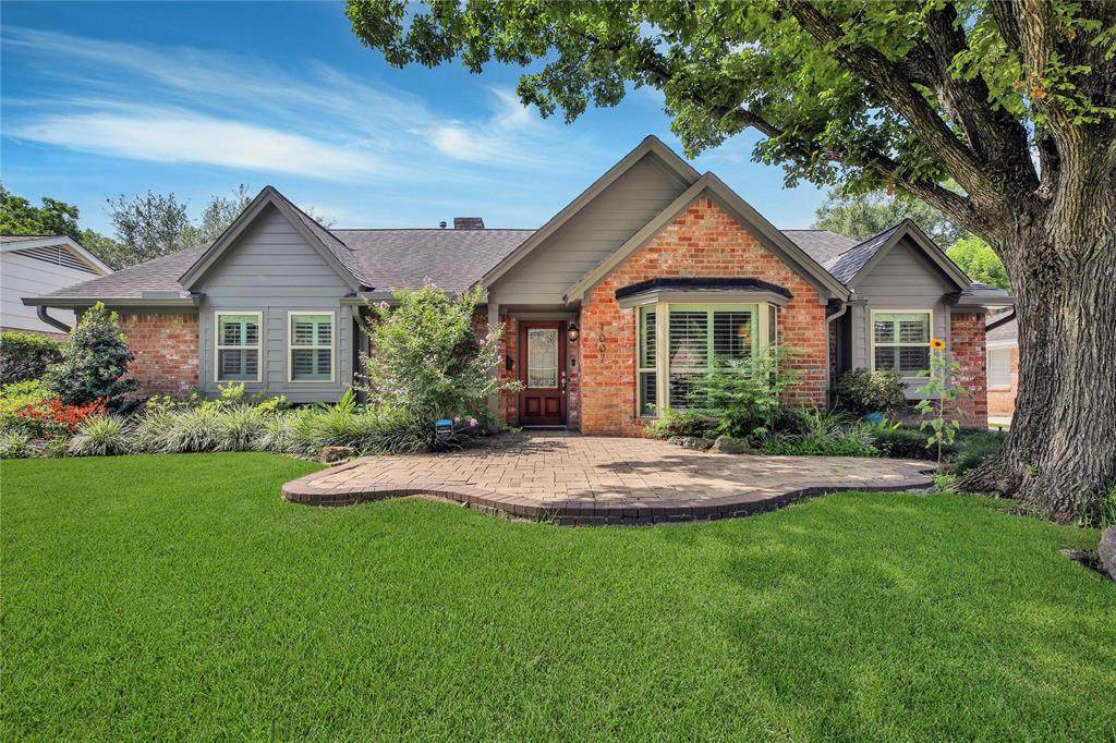 1007 Richelieu Lane - Photo 1