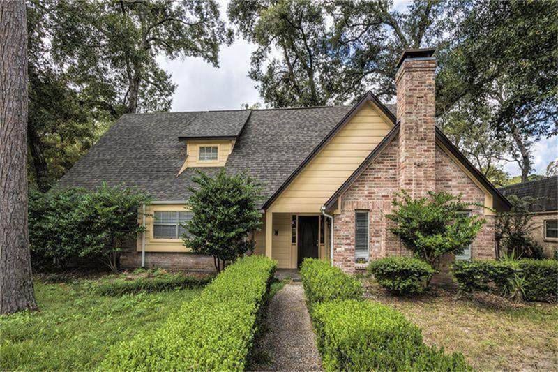 588 Woodstock Lane - Photo 1
