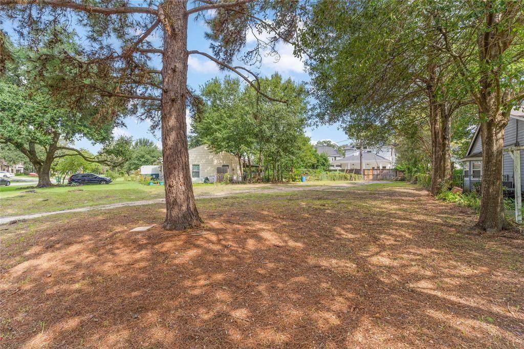 926 41st Street - Photo 1