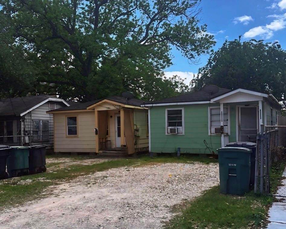 1204 Johnston Street - Photo 1