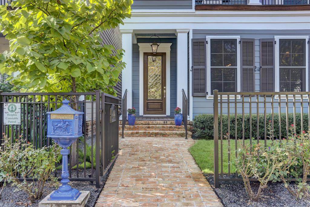 414 18th Street - Photo 1