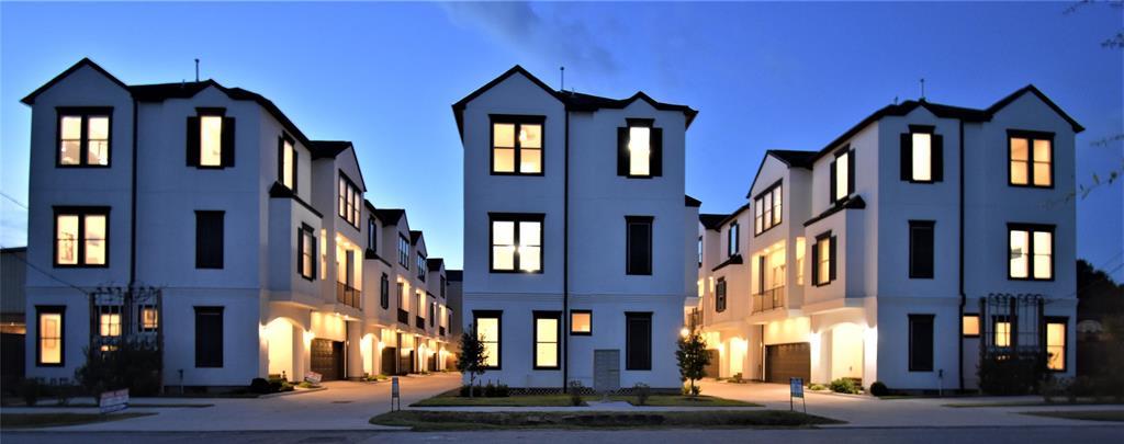 915 17th Street - Photo 1