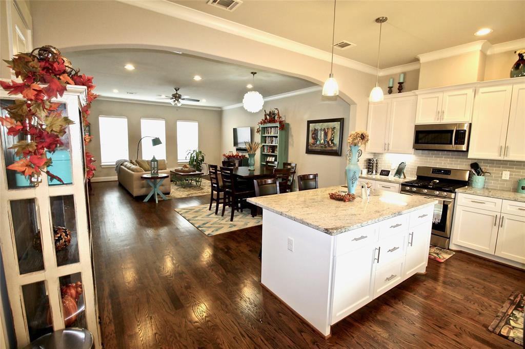 871 Wakefield Drive - Photo 1
