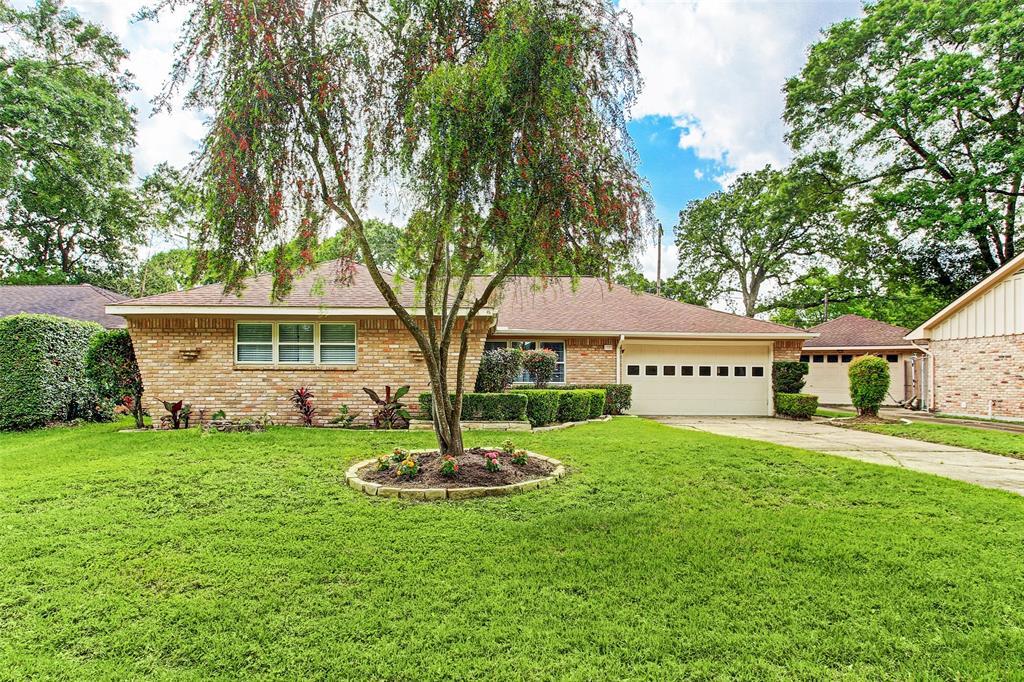 1323 Foxwood Road - Photo 1