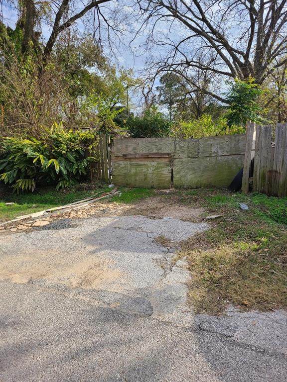 10259 Tangiers Road - Photo 1