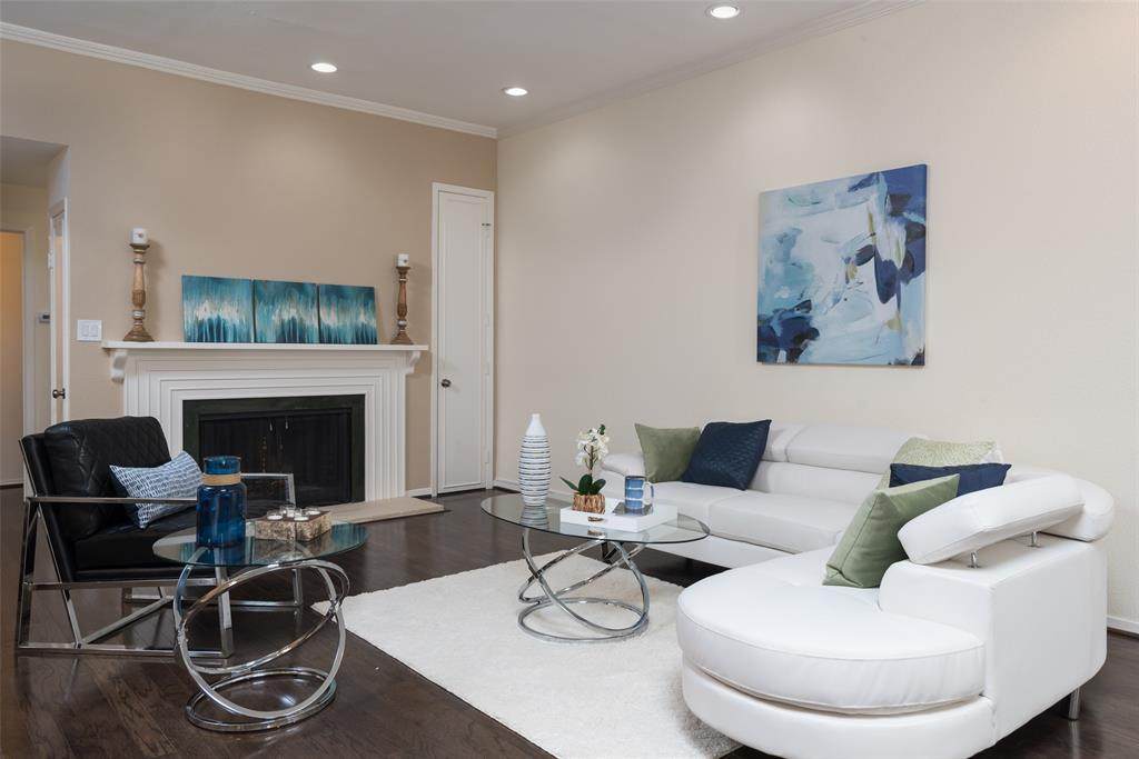 10 Briar Hollow Lane - Photo 1