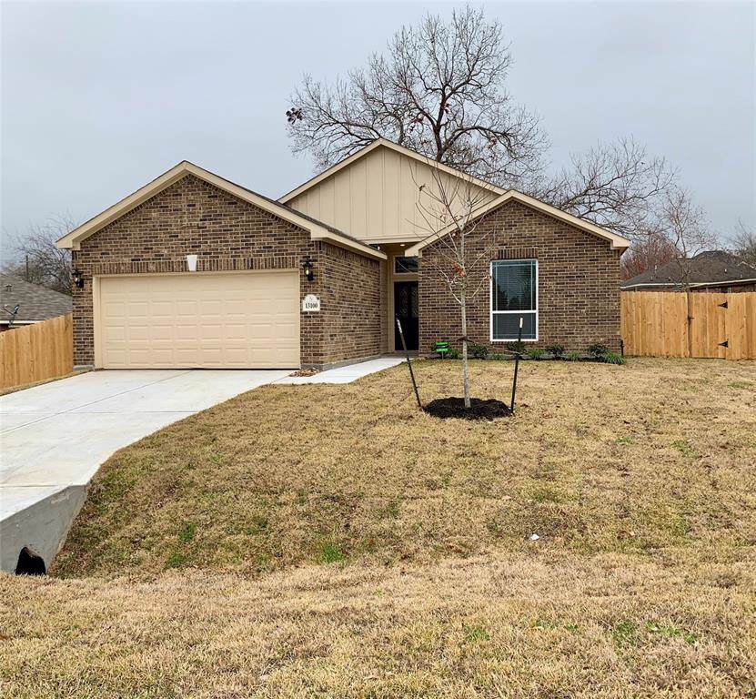 13100 Bluff View - Photo 1