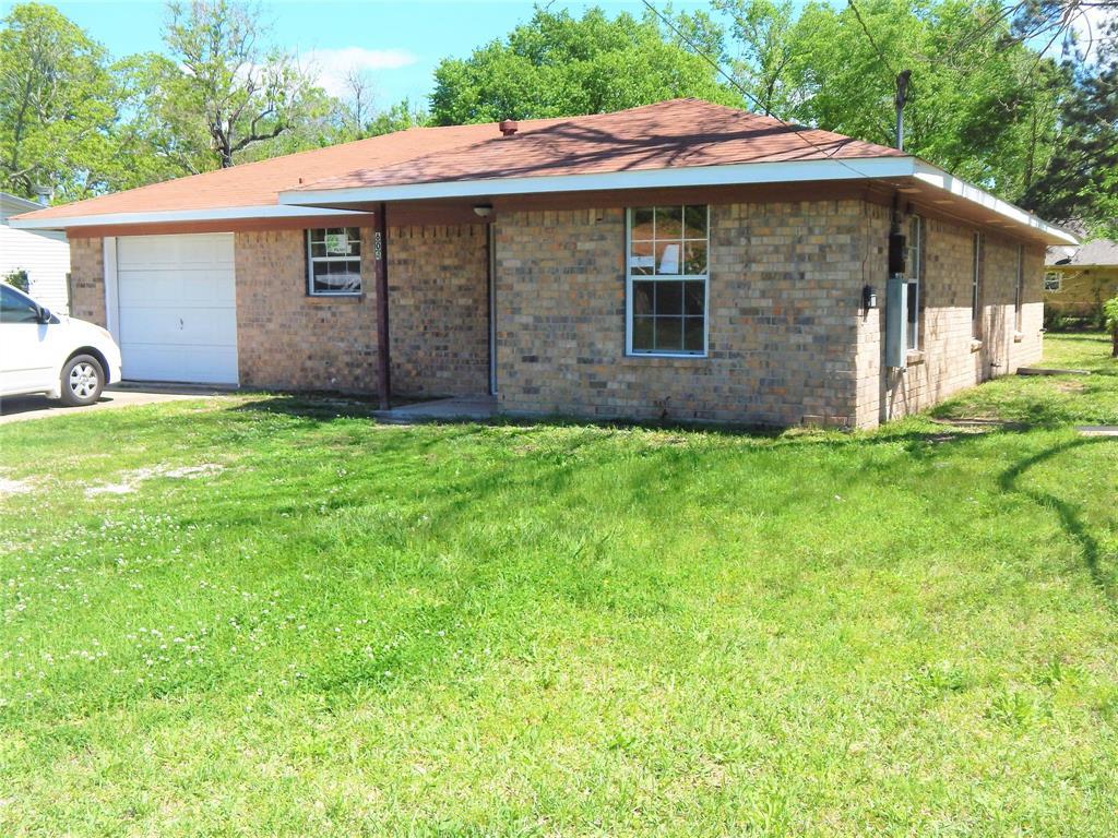 604 N Holly Avenue - Photo 1