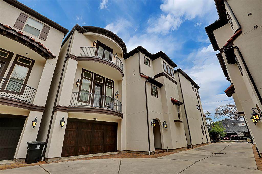 1306 Hawthorne Street - Photo 1