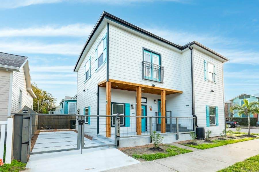 2827 B Avenue Q - Photo 1