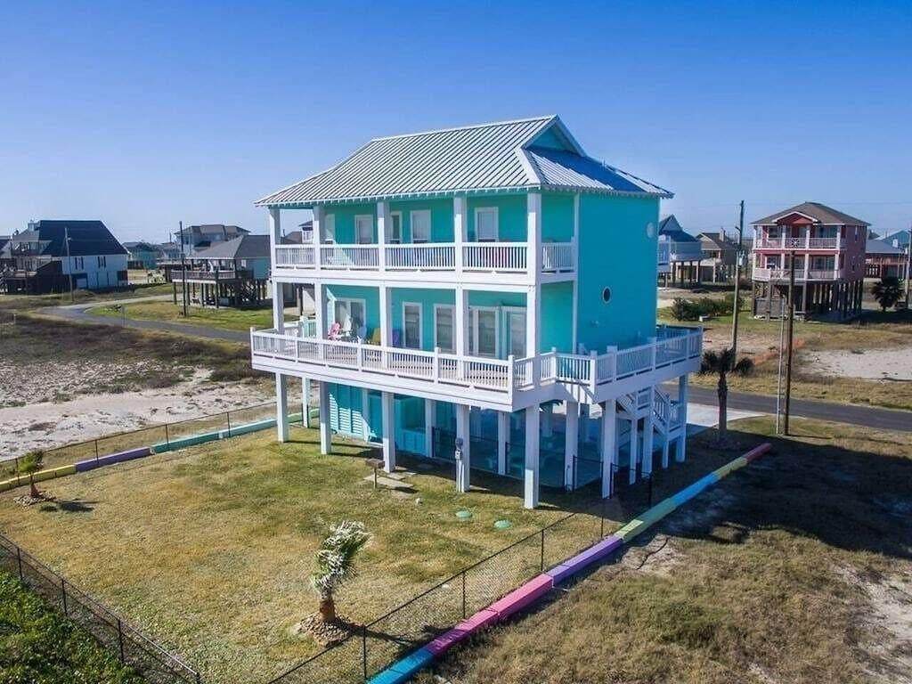 2580 Holiday Street - Photo 1