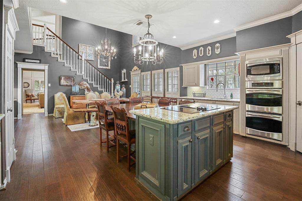 15902 Guinstead Drive - Photo 1