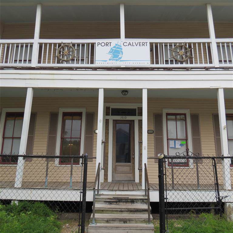 1910 Ave N - Photo 1