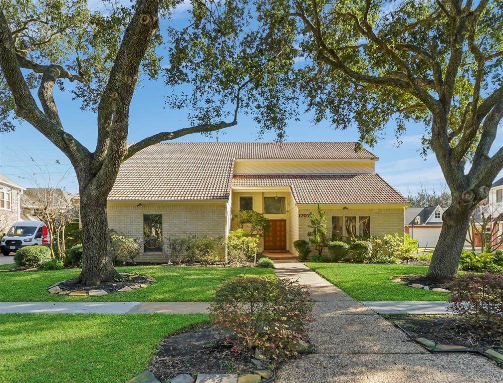 1707 Randons Point Drive - Photo 1