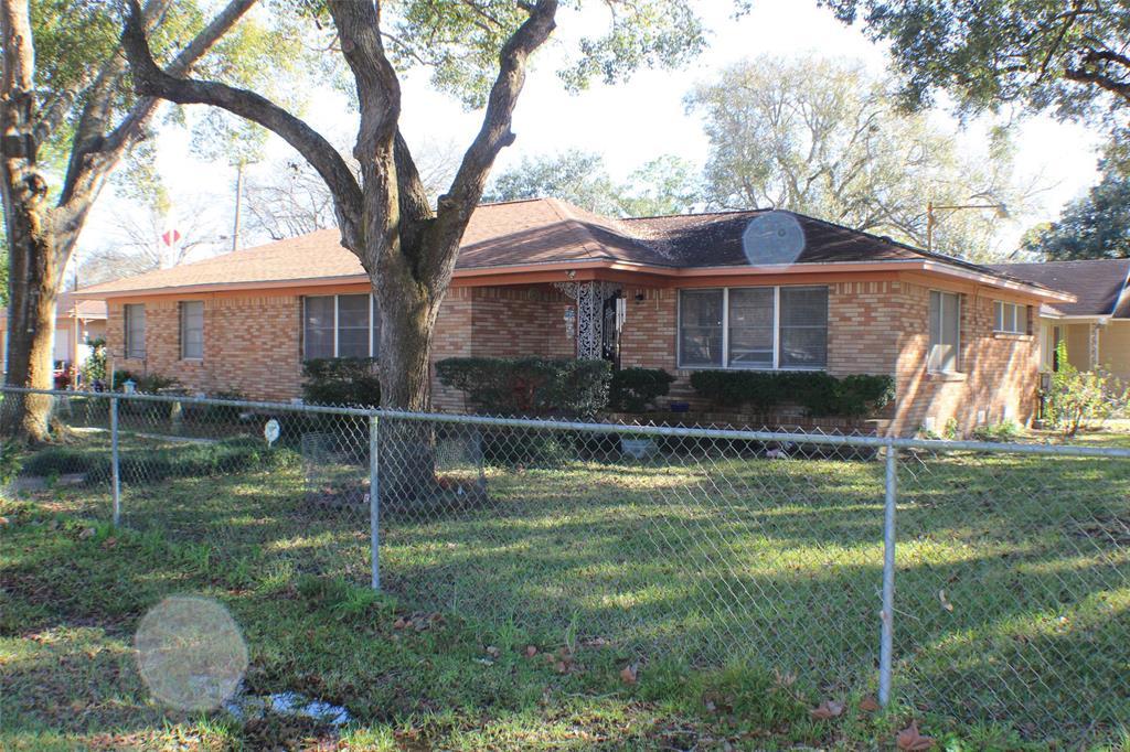 3200 9th Street - Photo 1