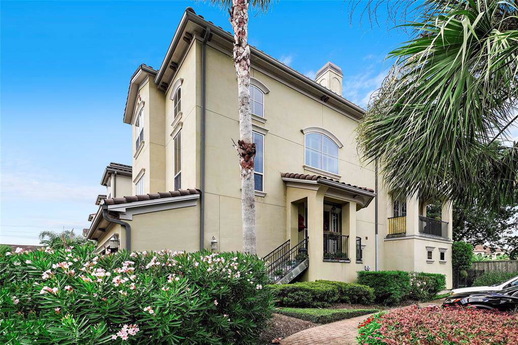 4 Laurelwood Drive - Photo 1