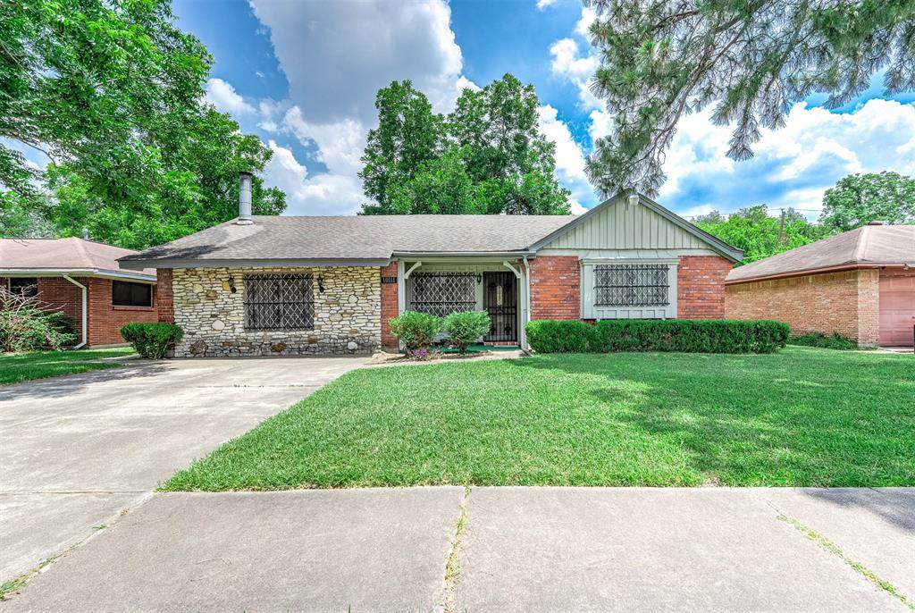 10111 Hinds Street - Photo 1