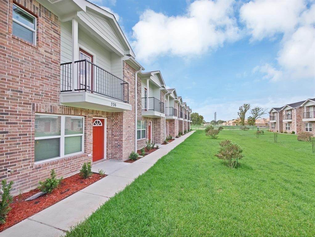2802 Shaver Street - Photo 1